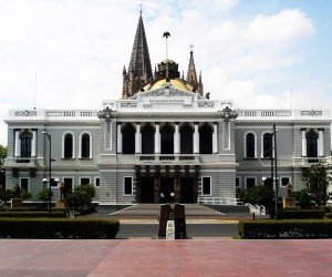 Paraninfo de la universidad de Guadalajara visto desde la explanada de rectoria