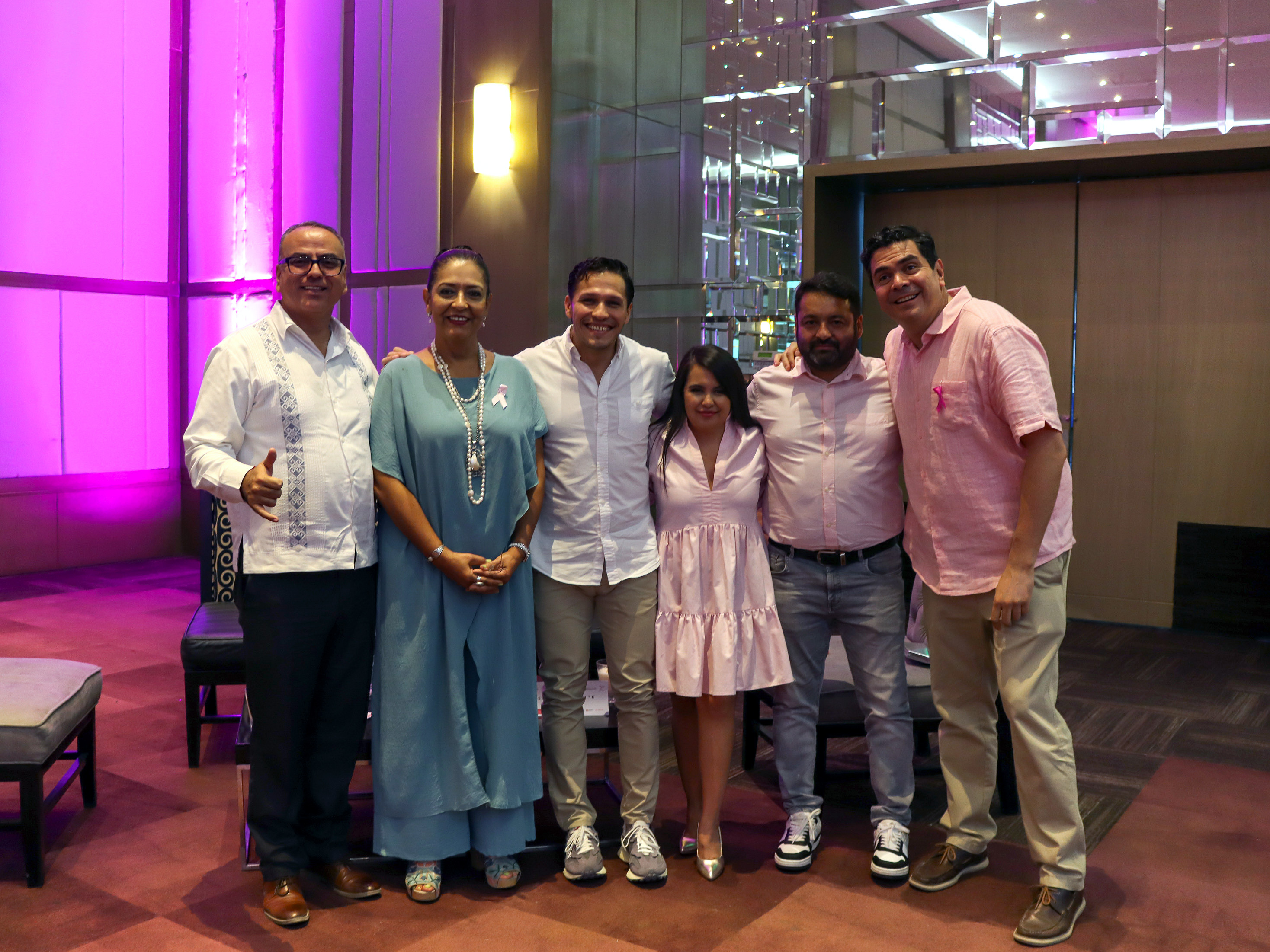 Transforman vida de 17 mujeres sobrevivientes de cáncer de mama 