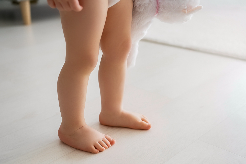 Recomiendan atención desde edades tempranas para detectar pie plano