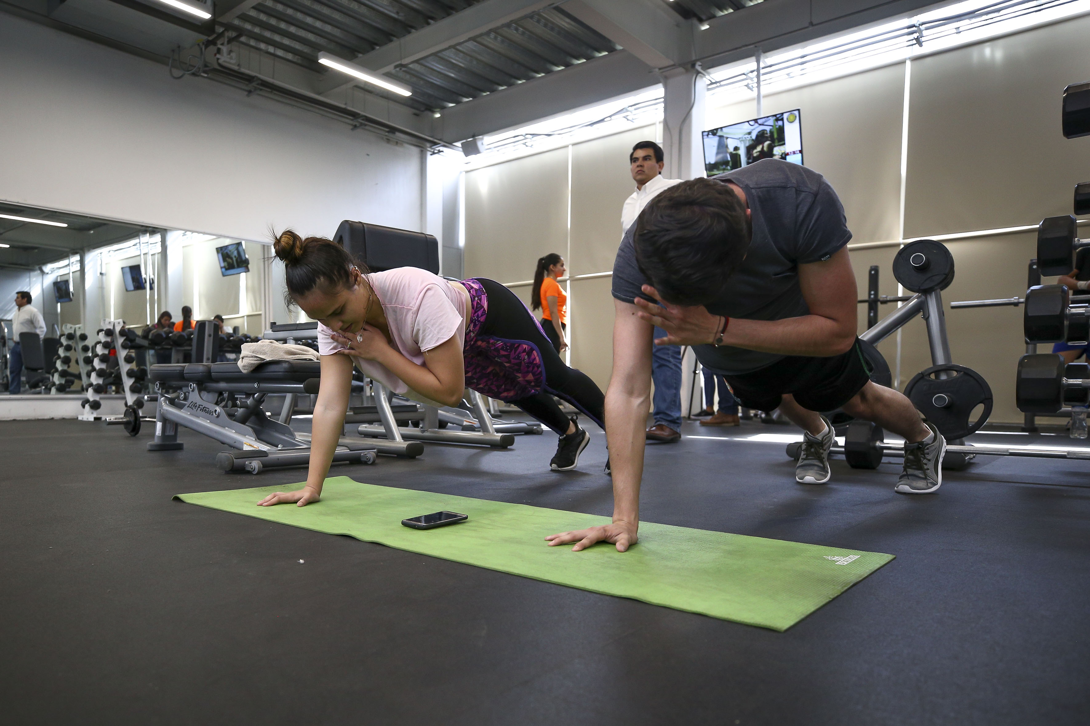 Mayoría de gimnasios carecen de profesionales en la materia