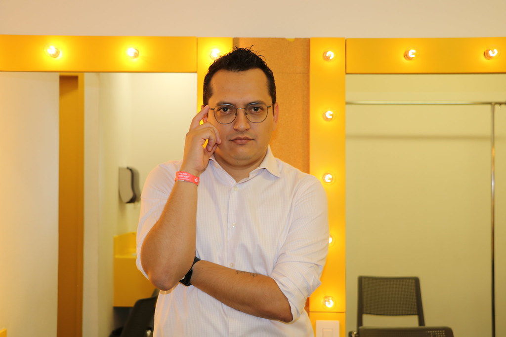 Universitarios reflexionan sobre la actualidad y el futuro en charlas TEDx
