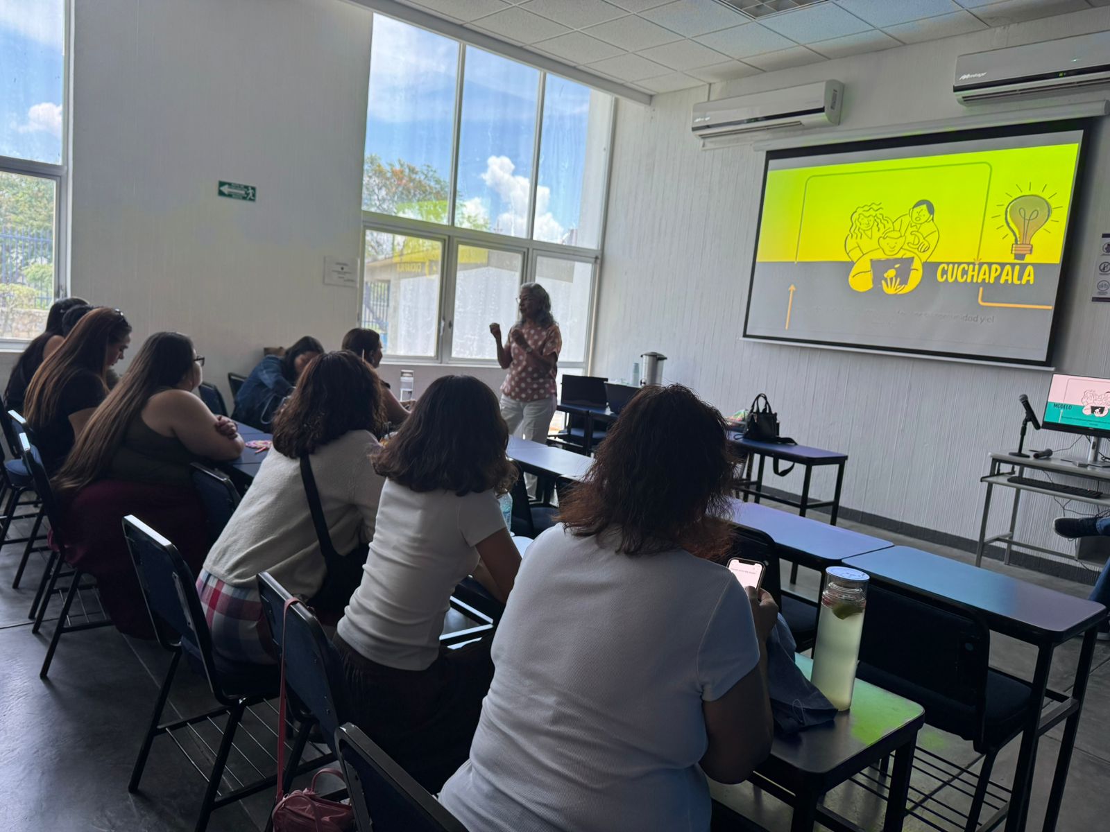 Estudiantes y profesores de Los Ángeles participan en programa de inmersión lingüística y cultural