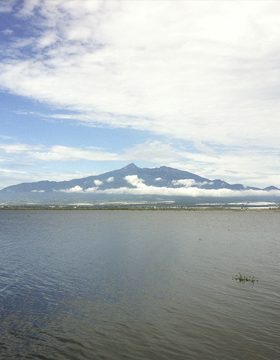 Identidad gráfica para promocionar el Curso Taller Internacional sobre Cuencas, Humedales y su Rehabilitación que se desarrollará en el CUSur 