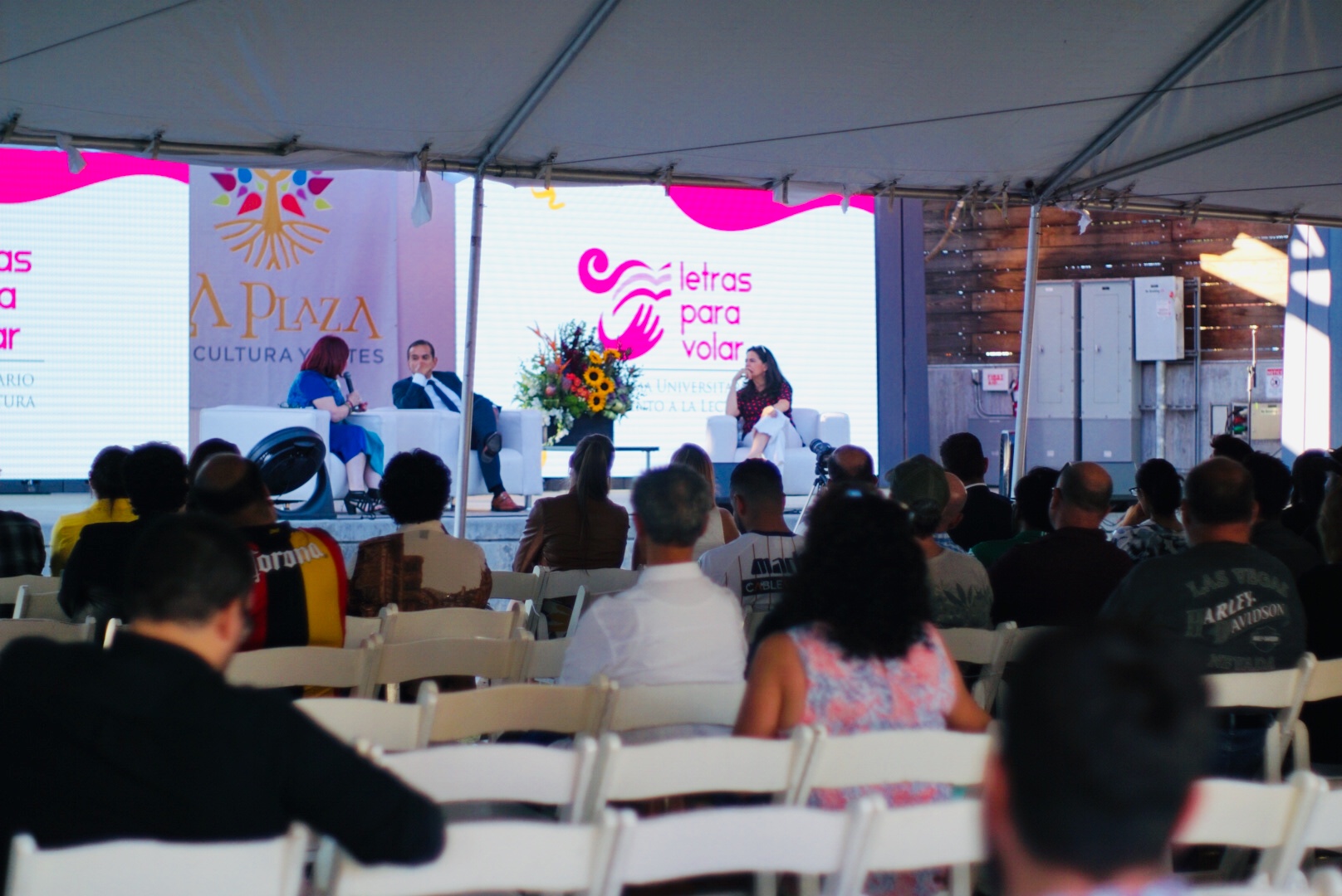 Asisten más de 3 mil 200 personas al Festival Literario LéaLA 2019 en Los Ángeles