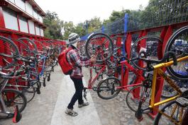 El ciclopuerto resguardará 206 bicicletas y beneficiará la movilidad y seguridad. 