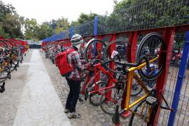 El ciclopuerto resguardará 206 bicicletas y beneficiará la movilidad y seguridad. 