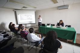 Realizan seminario para cuestionar enfoques de género. 