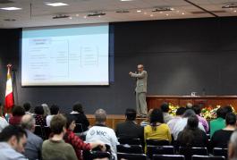 En el marco de “Moodle Moot México 2015”, conferencia magistral “Estudio latinoamericano de uso y desarrollo de plataformas”, que impartirá el Manuel Moreno Castañeda, Rector del Sistema de Universidad Virtual de la UdeG.