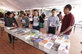 Cobertura V Feria del Libro Planeta-CUCSH 2015 organizada con el apoyo de las editoriales Planeta, Tusquets y Paidós; el Colegio de Jalisco, la Unidad Editorial del CUCSH, el CIESAS Occidente, el Fondo de Cultura Económica y Siglo XXI Editores.