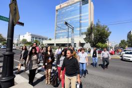 Evacuación en el edificio de Rectoría General de la UdG tras Sismo Continental