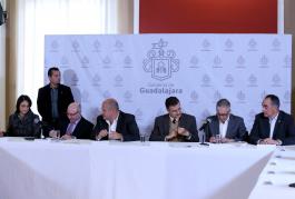 Firma de convenio UdG con el Ayuntamiento de Guadalajara