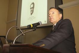 conferencia “Investigación en ingeniería sísmica”. impartida por el doctor Eduardo Miranda Mijares