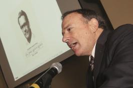 conferencia “Investigación en ingeniería sísmica”. impartida por el doctor Eduardo Miranda Mijares