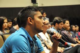 Sesión de preguntas en la Conferencia ''Educación para la sustentabilidad''