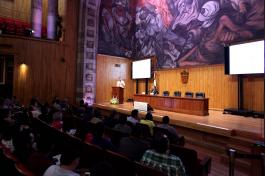 Martín  Dougiamas, ofrece la conferencia “Tendencias y novedades de tecnología a favor de la educación virtual”.