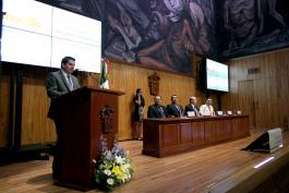 Martín  Dougiamas, ofrece la conferencia “Tendencias y novedades de tecnología a favor de la educación virtual”.