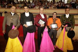 Los diestros Francisco Preciado, Guillermo Martínez, Manolo Arruza, Raúl Graciano y Alfredo Lomelí participaron  en el festival taurino a beneficio del programa de atención a Niños con insuficiencia renal del nuevo hospital civil de Guadalajara “Dr. Juan I. Menchaca”