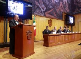 XL Aniversario de graduación de la generación 1969-1975 de Médicos cirujanos parteros. El Acto es presidido por el Rector General de la U de G Maestro  Itzcóatl Tonatiuh Bravo Padilla y el Secretario de Salud en Jalisco Dr. Jaime Agustín González Álvarez.