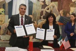 Firma de Acuerdo entre "Alyssa Alvin Foundation for Hope" y el Hospital Civil de Guadalajara. 