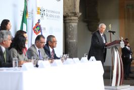 La Universidad de Guadalajara capacitó a un total de mil 759 operadores y académicos.