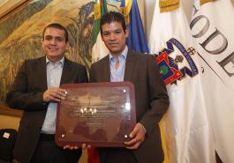 Entrega de reconocimientos a las diez mejores instituciones de educación superior públicas y privadas de la Universiada Nacional 2015 y Firma de la convocatoria de la Universiada 2016 en la UdeG. 