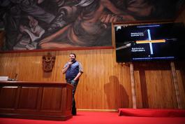 Conferencia "Paradigmas en los museos del siglo XXI" de Ricardo Rubiales.