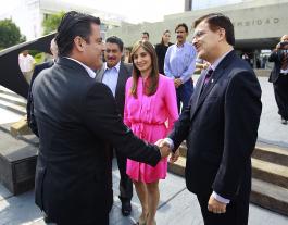Informe "10 Años de Transparencia en Jalisco" en el marco de la Celebración del 10 Aniversario del ITEI su presidenta Cynthia Patricia Cantero Pacheco festejo en el Cine foro de la Universidad de Guadalajara. Al acto acude el Rector general de la Universidad de Guadalajara Itzcóatl Tonatiuh Bravo Padilla y el Gobernador del estado Jorge Aristóteles Sandoval Díaz