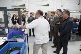 Autoridades de la UdeG y del gobierno de Jalisco visitaron compañías beneficiadas por Pixus, empresa universitaria autosustentable