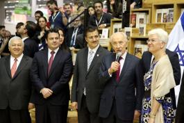 Shimon Peres en la inauguración del pabellón de Israel en FIL 2013