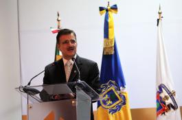 Fortalecimiento a programas de salud, de energía renovable e investigación aplicada, propuesta que anunció el maestro Enrique Velázquez