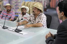 Entrega CUAAD los primeros uniformes a Calandrieros de Guadalajara