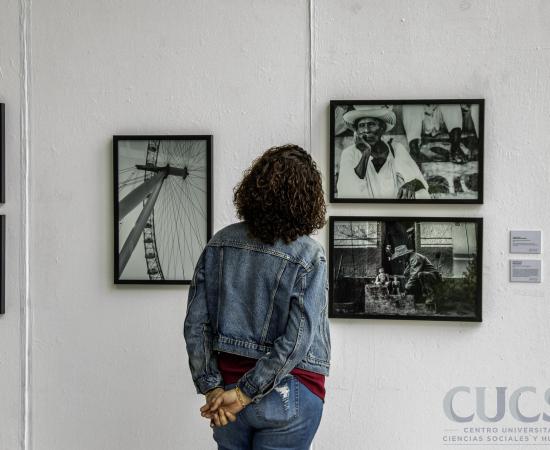 Muestra “Fotógrafas de Jalisco” en el CUCSH visibiliza la mirada de mujeres