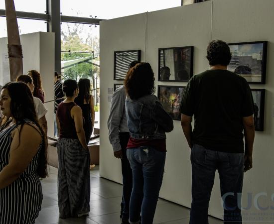 Muestra “Fotógrafas de Jalisco” en el CUCSH visibiliza la mirada de mujeres
