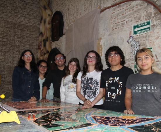 Prepara estudiante del CUCEI mural sobre mujeres en la ciencia y la tecnología
