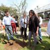Plantación de árboles en la Biblioteca Publica por el 30 aniversario del FICG