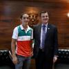 El triatleta José Abraham Estrada se reúne con el Rector General